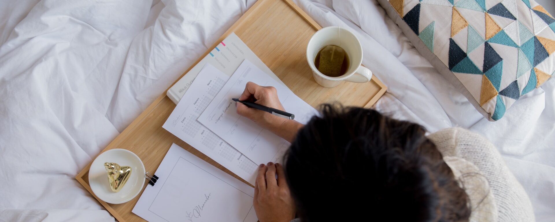 8 Ways to Create (And Stick To) A Writing Schedule